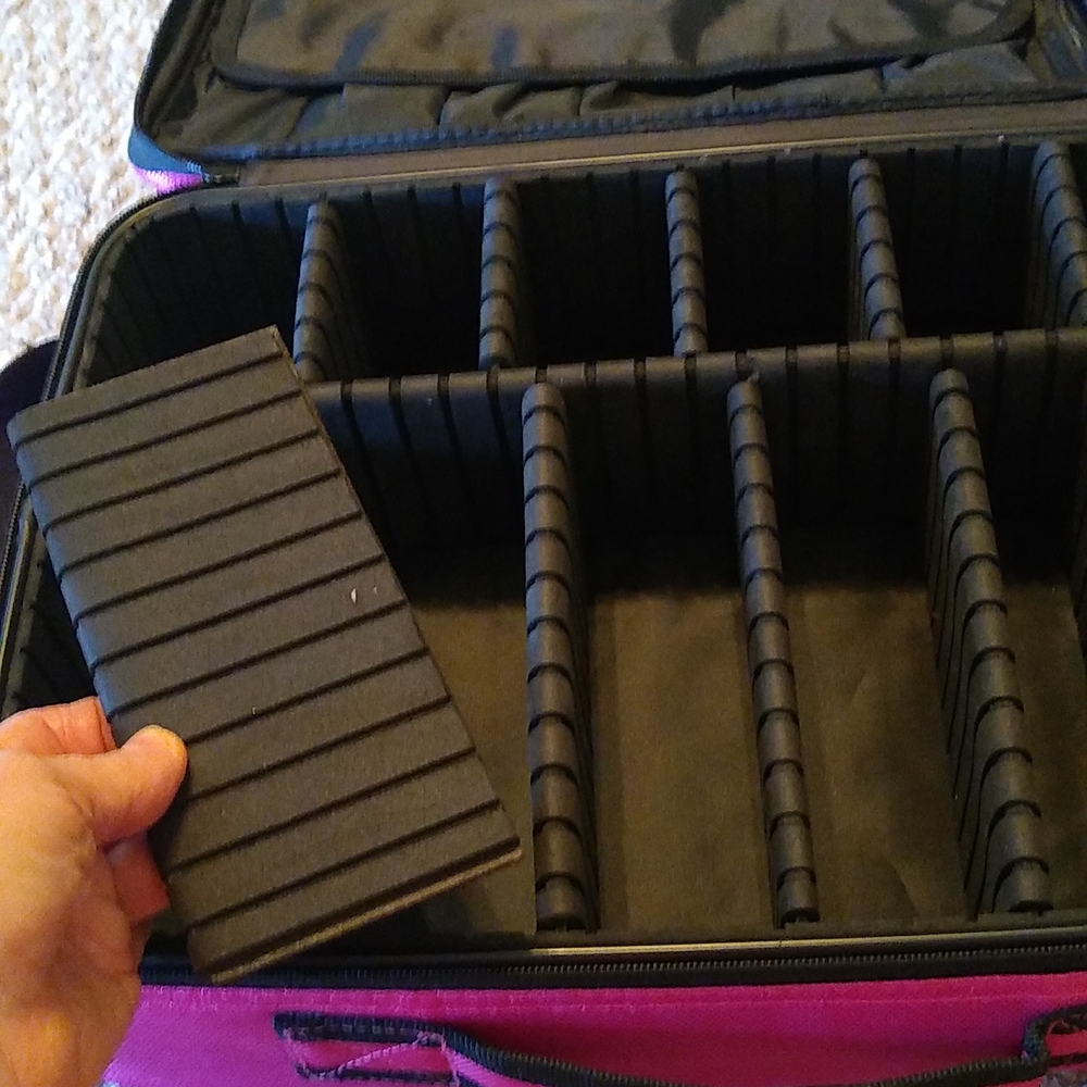 Makeup Carry Case - image 8